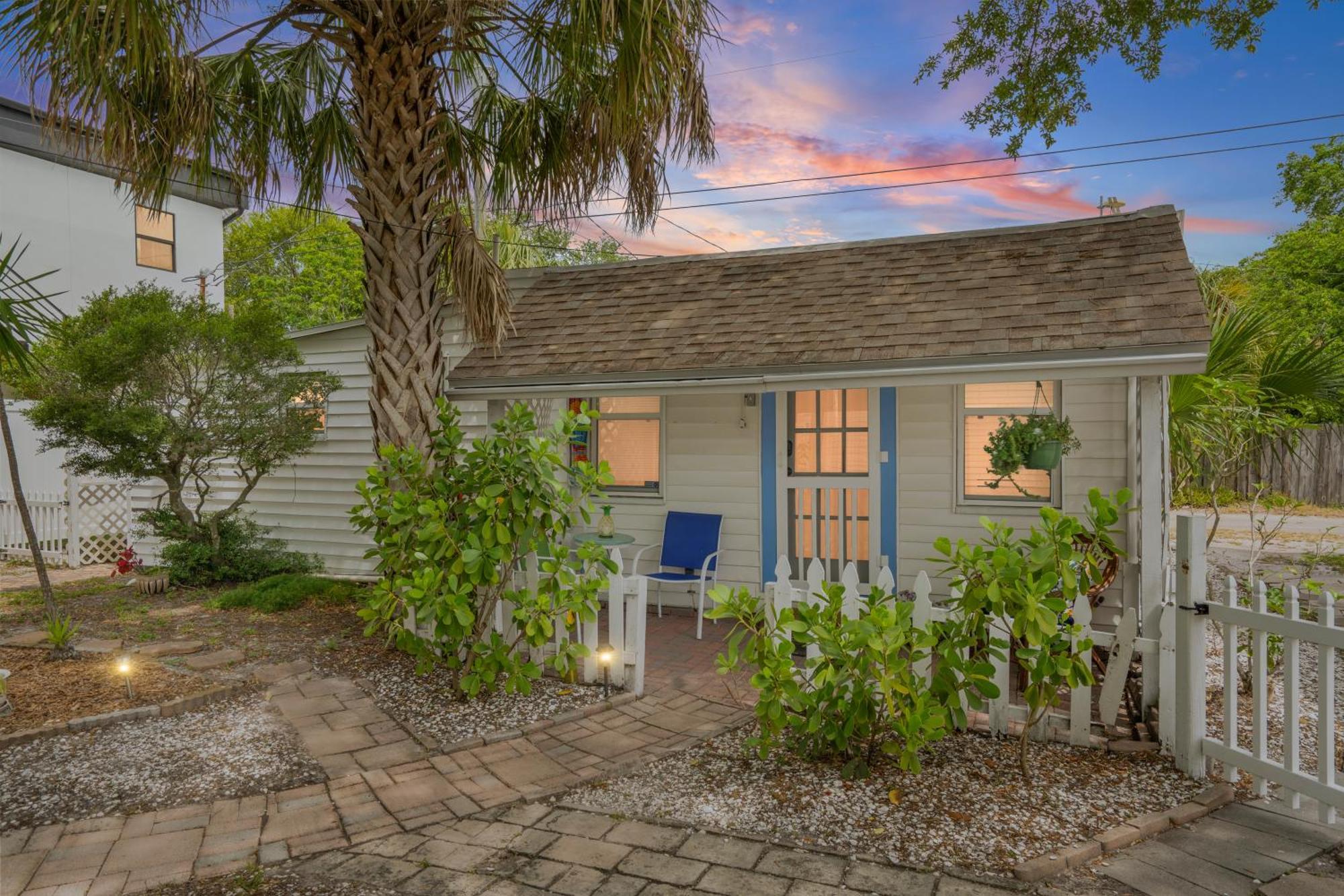 Little Pineapple Cottage セント・ピーターズバーグ エクステリア 写真